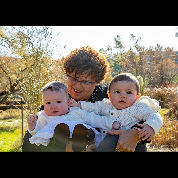 Meet your Posher, Lois - Picture 1 of 1